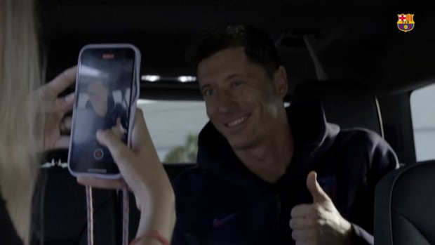 Behind the scenes: Lewandowski's medical check up
